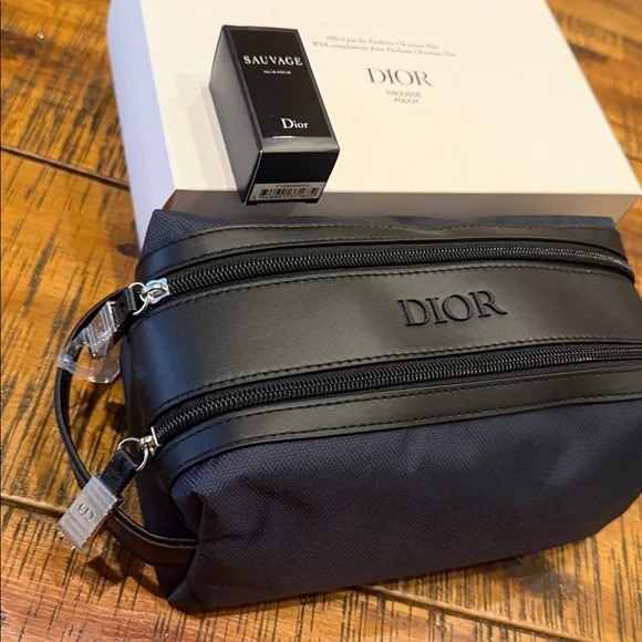 Dior Men's Black and Navy Toiletry Bag/SAUVAGE Mini parfum - Picture 12 of 16